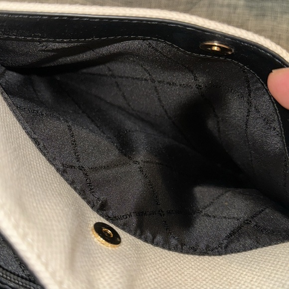 Michael Kors Bag Charlotte Canvas Crossbody - Picture 16 of 17